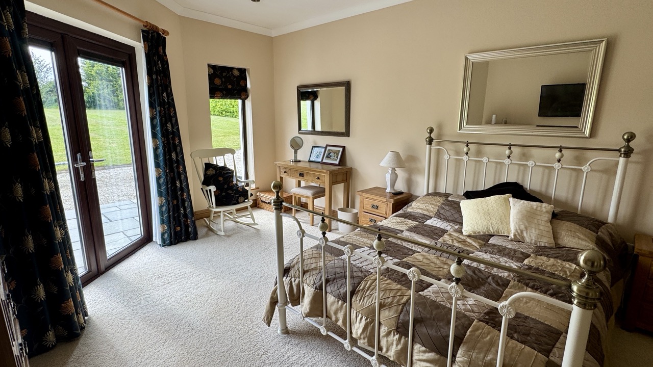 JR - Carrowntryla - Dunmore H54 E224 - 52 Large